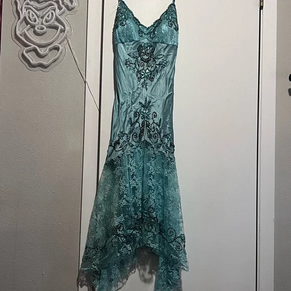 Elegant Teal Lace Dress - Picture 1 of 3